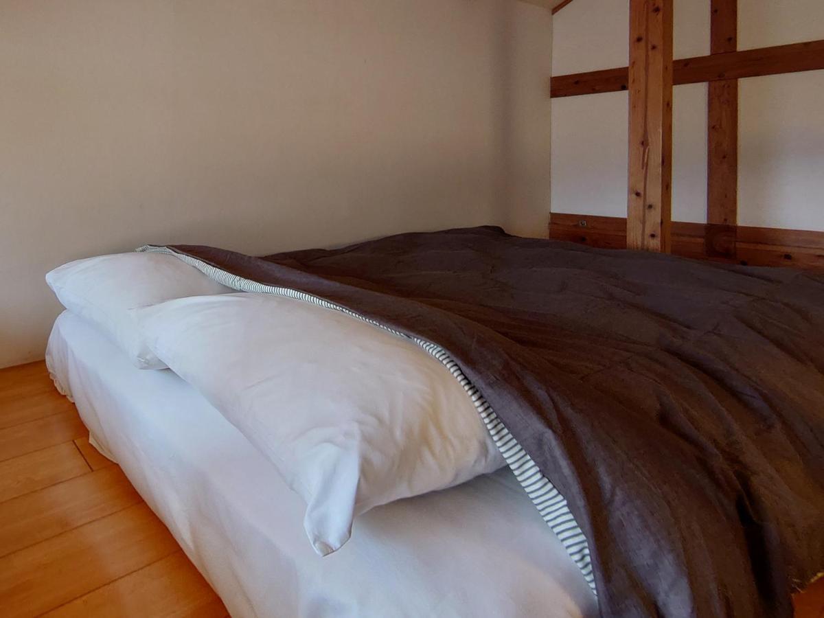 Bed and Breakfast Yufuin Flora House Екстер'єр фото
