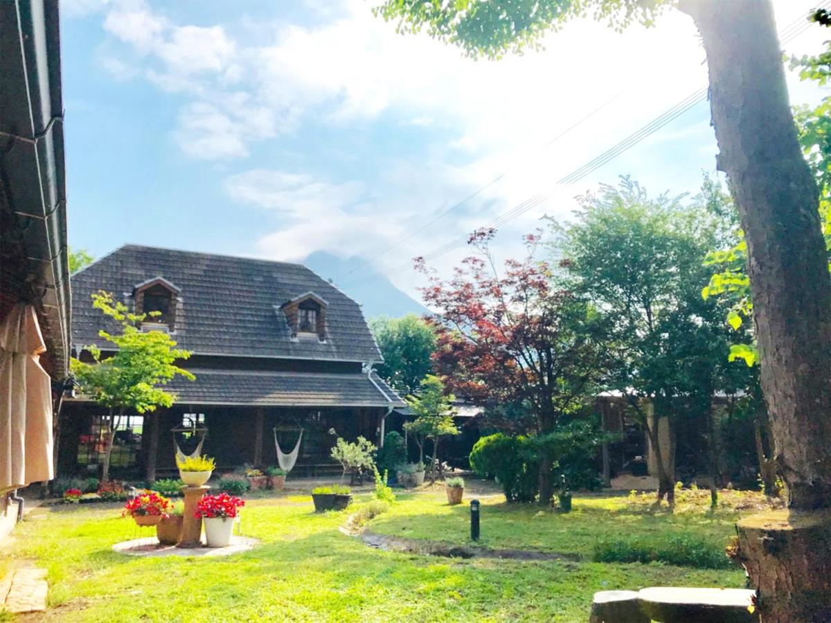 Bed and Breakfast Yufuin Flora House Екстер'єр фото