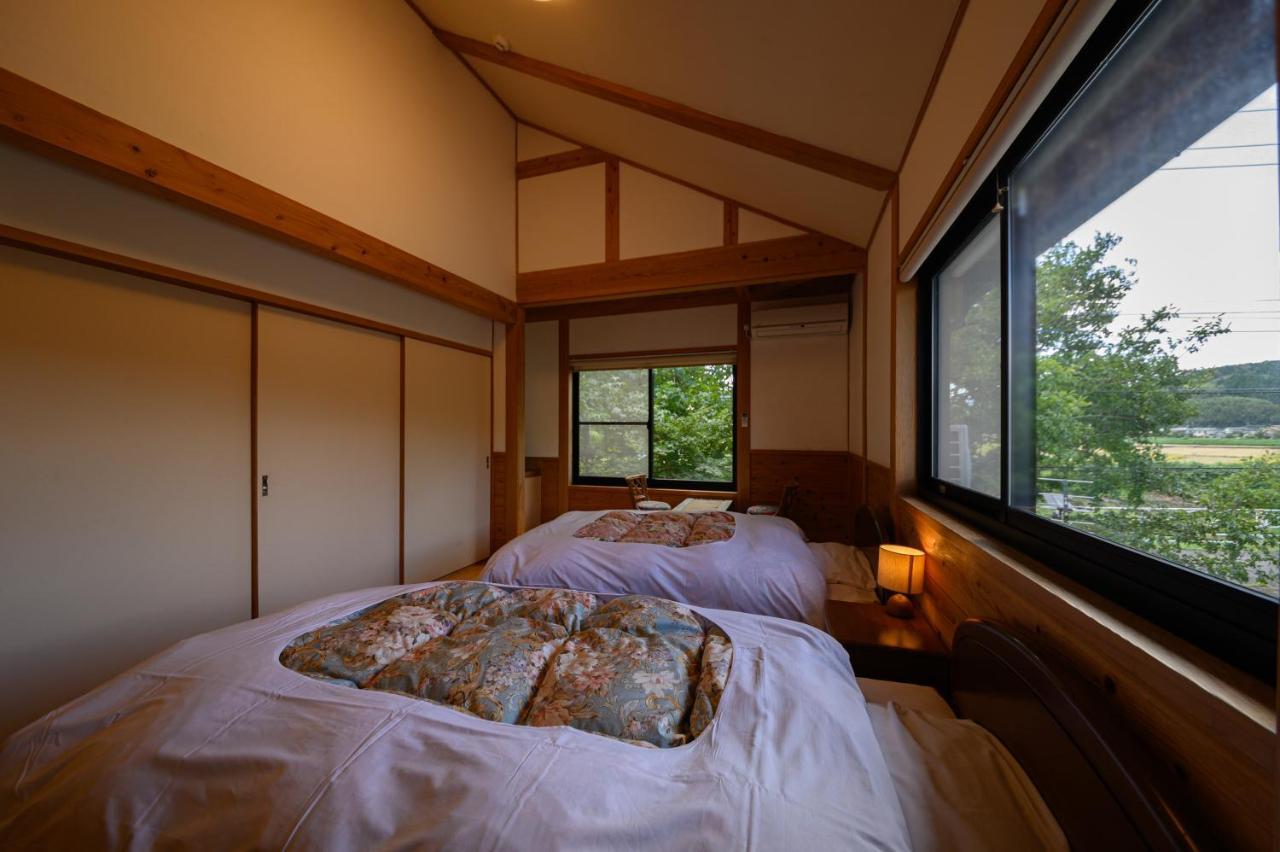 Bed and Breakfast Yufuin Flora House Екстер'єр фото