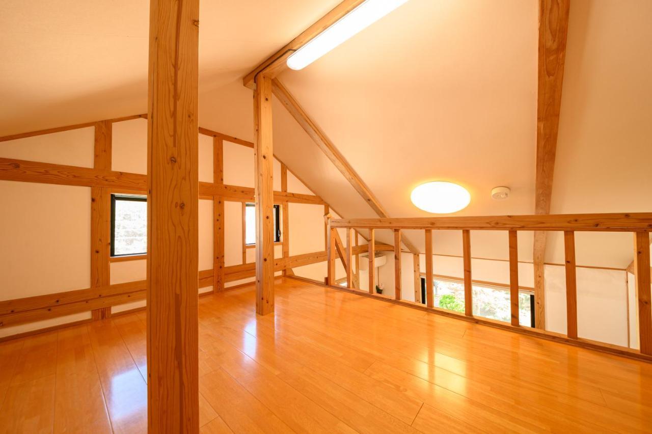 Bed and Breakfast Yufuin Flora House Екстер'єр фото
