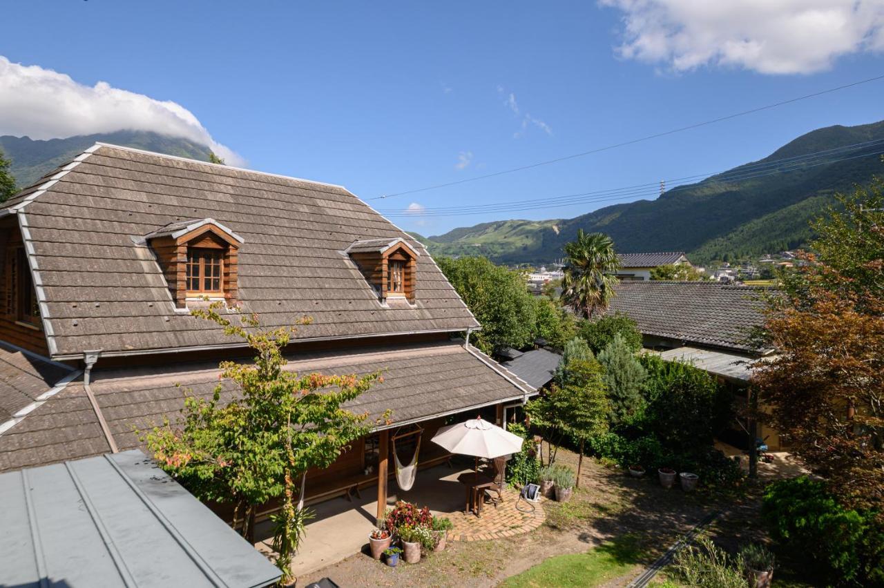 Bed and Breakfast Yufuin Flora House Екстер'єр фото