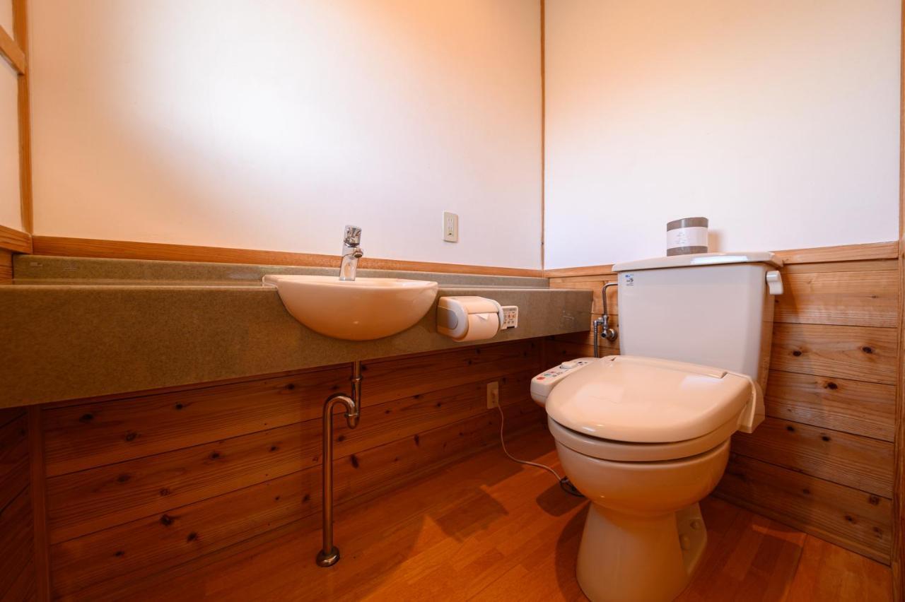 Bed and Breakfast Yufuin Flora House Екстер'єр фото