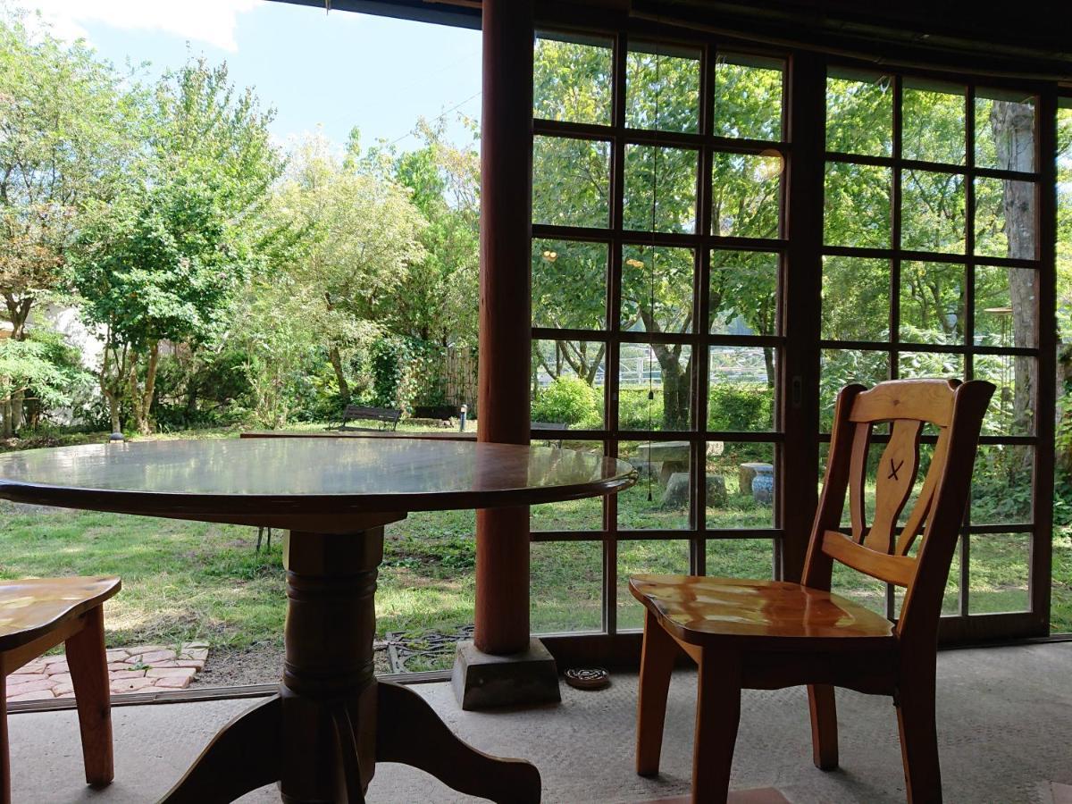 Bed and Breakfast Yufuin Flora House Екстер'єр фото